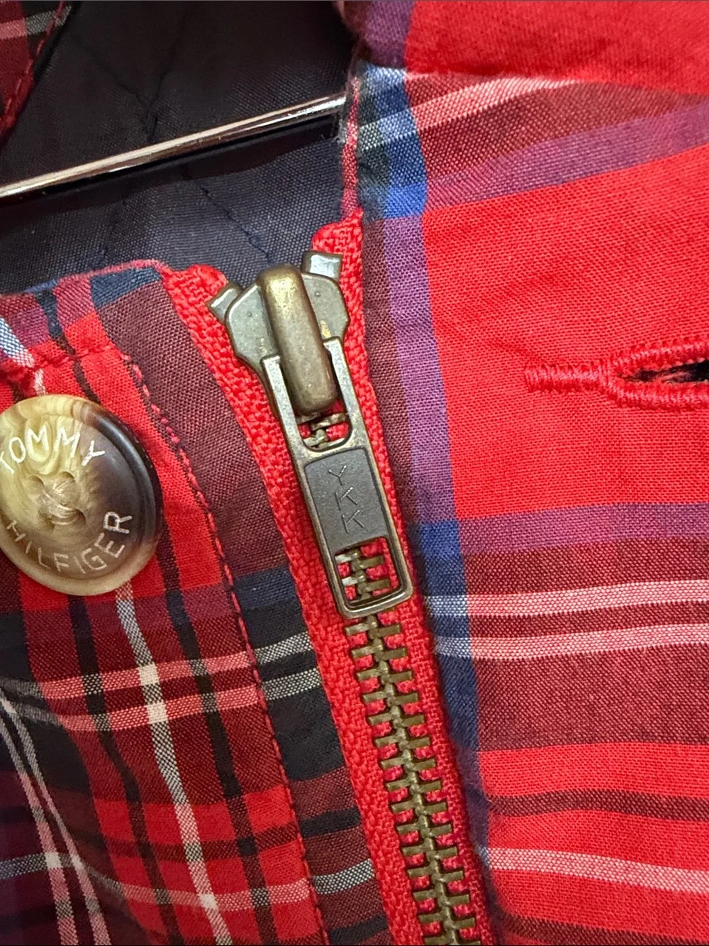 Tommy Hilfiger Men’s VTG 90s/Y2K Red Tartan Plaid Quilt-Lined Shirt Jacket. L/G